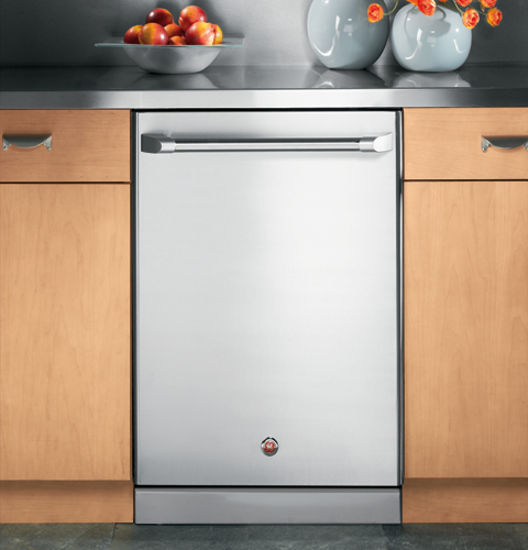 GE Café™ Series Dishwasher with SmartDispense™ Technology