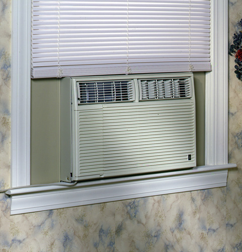 GE® 230/208 Volt Heat/Cool Series Room Air Conditioner