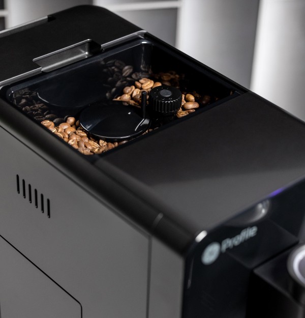Built-In Conical Burr Grinder & Adjustable Grind Size