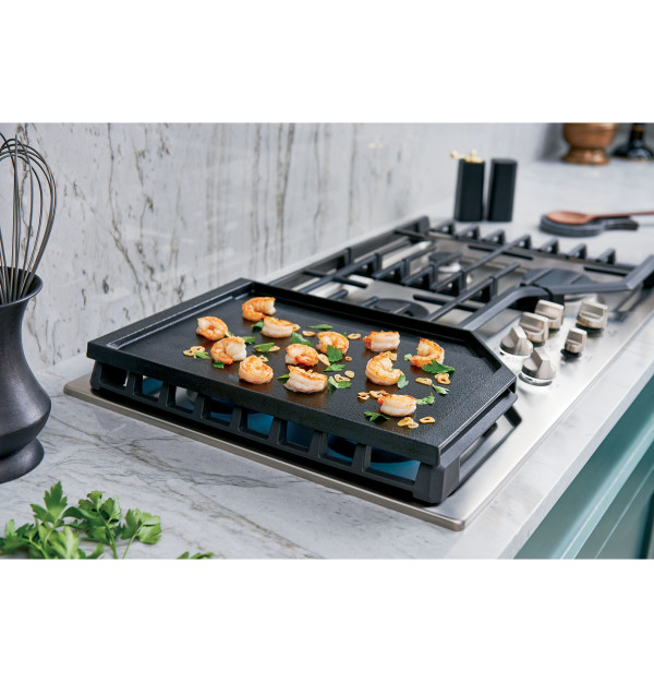 Extra-large griddle means more cooking with less cookware