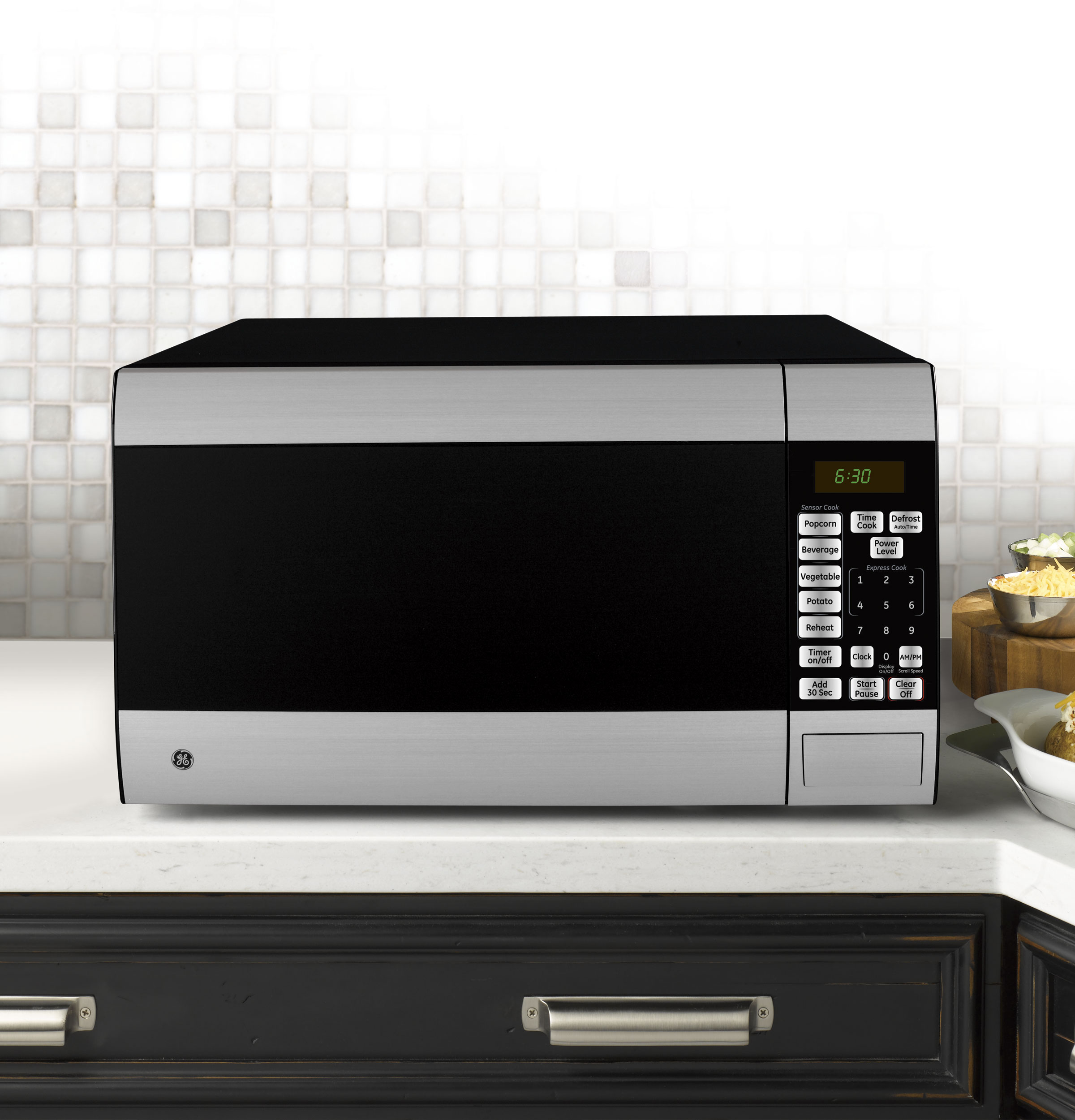 GE® 1.4 Cu. Ft. Countertop Microwave Oven