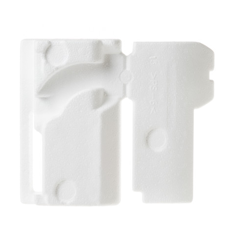 Refrigerator nozzle supply foam