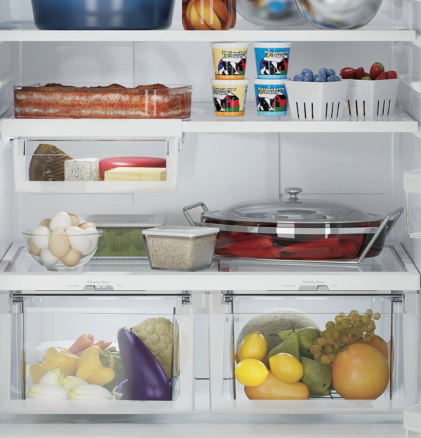 1 clear snack drawer and 2 humidity-controlled drawers