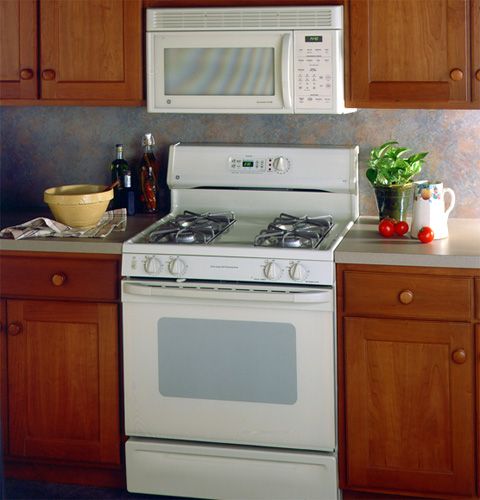 GE® SpacemakerXL® Microwave Oven with SmartControl System and Convenience Cooking Controls