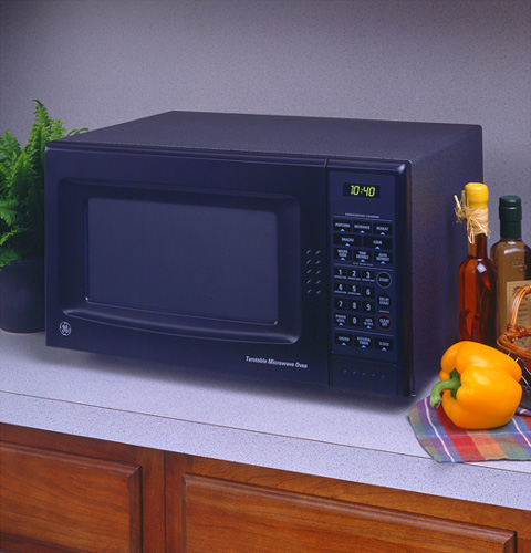 GE® Mid-Size Microwave Oven