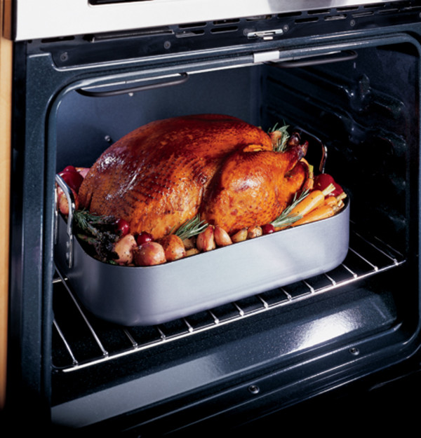 3 heavy duty oven racks with 4 ermbossed positions and roasting rack