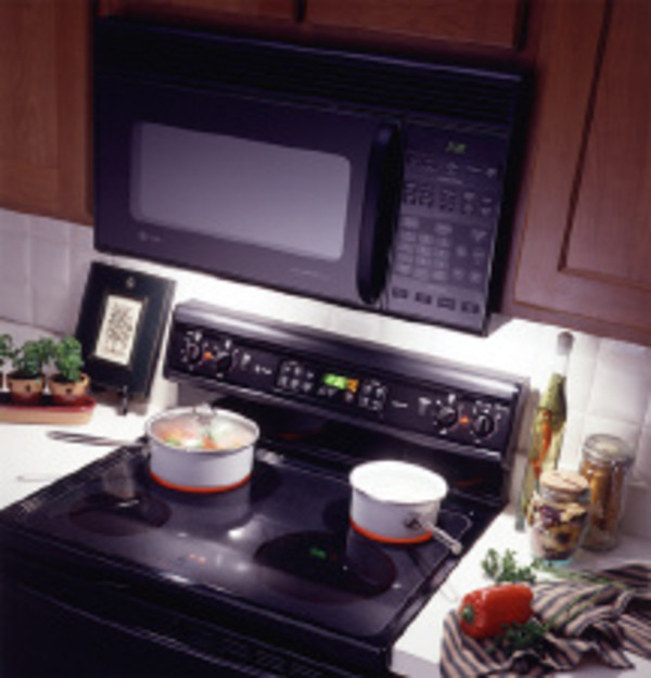 Full-view cooktop lighting