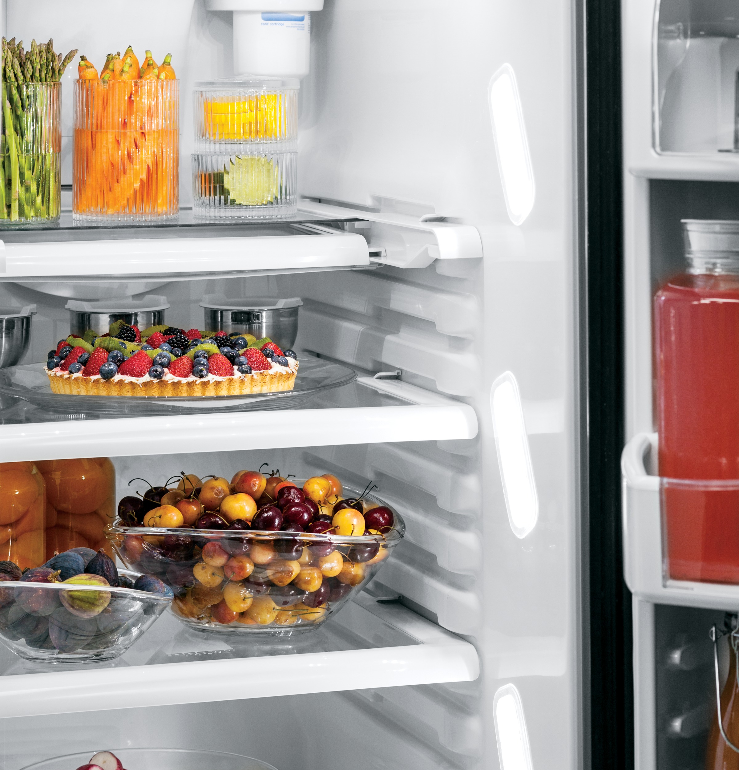 GE Profile™ Series ENERGY STAR® 25.3 Cu. Ft. Side-by-Side Refrigerator