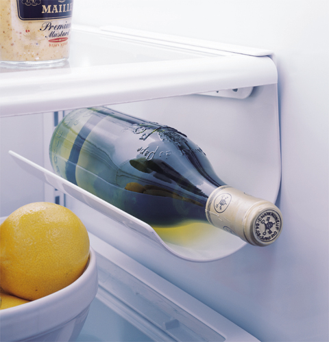 GE Refrigerator Side by Side,  611 Liters (Freezer 189 L), SoftTouch Dispenser, Slide-Out Can Dispenser, Black Model