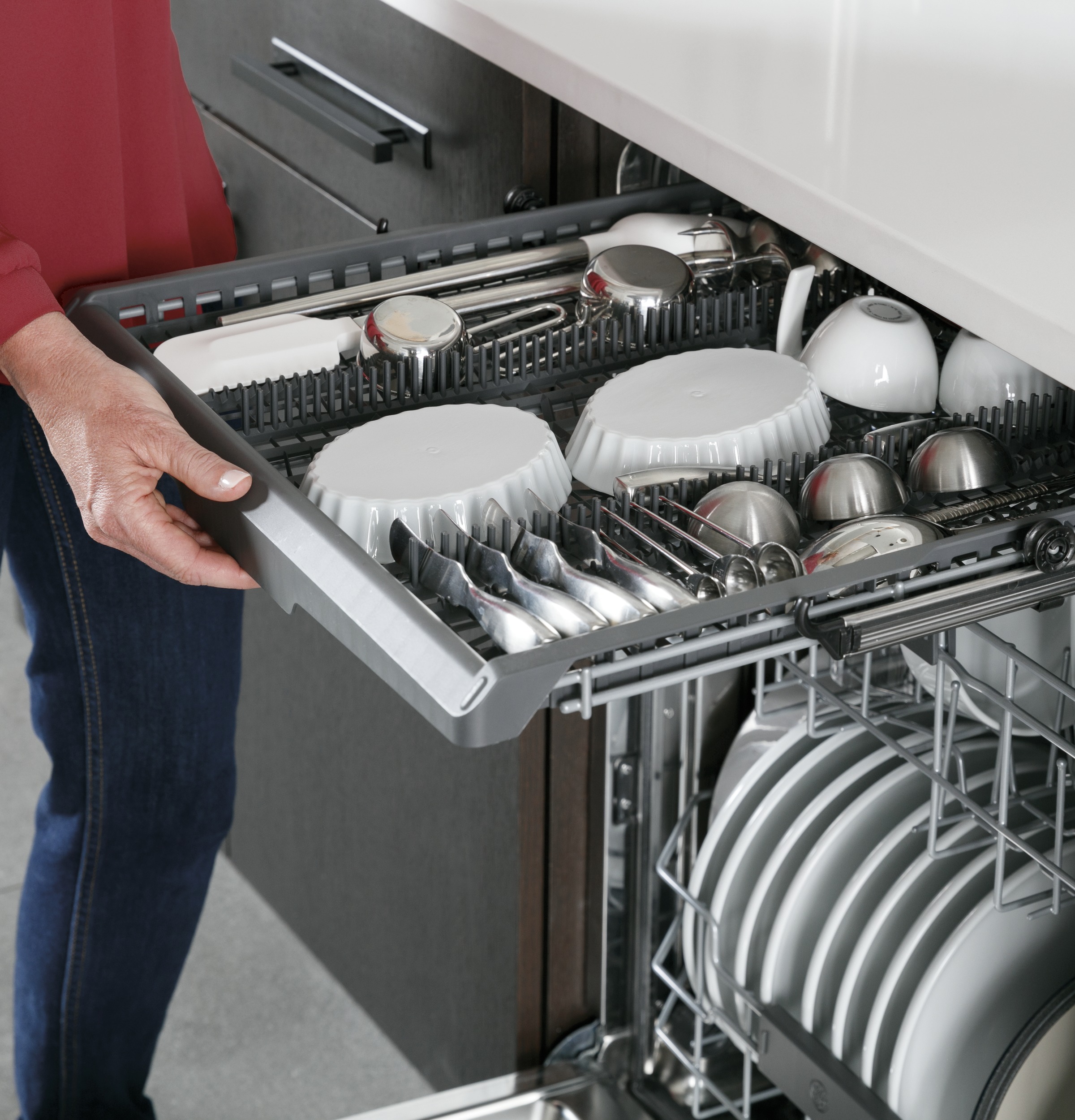 Model: PDP715SYNFS | GE Profile GE Profile™ ENERGY STAR® Fingerprint Resistant Top Control with Stainless Steel Interior Dishwasher with Sanitize Cycle & Dry Boost with Fan Assist