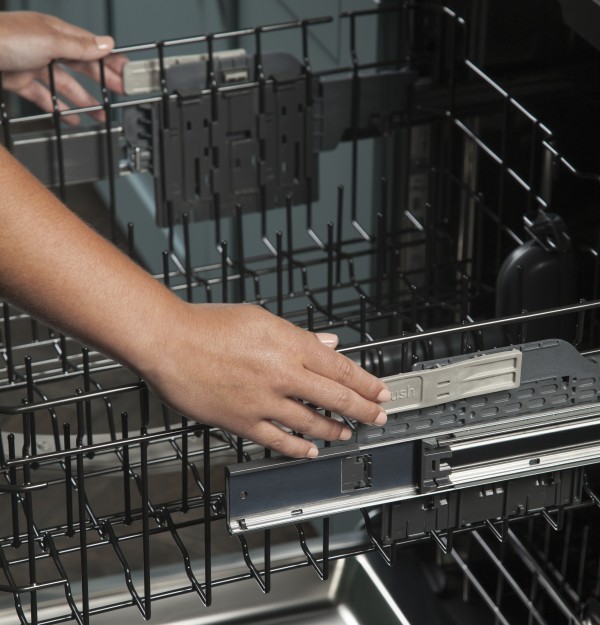 Easy touch adjustable upper rack with 2 Stem Safe shelves